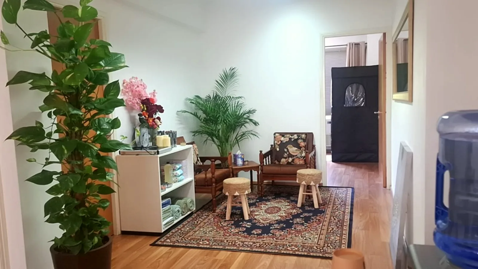The salon sitting room, where you wait