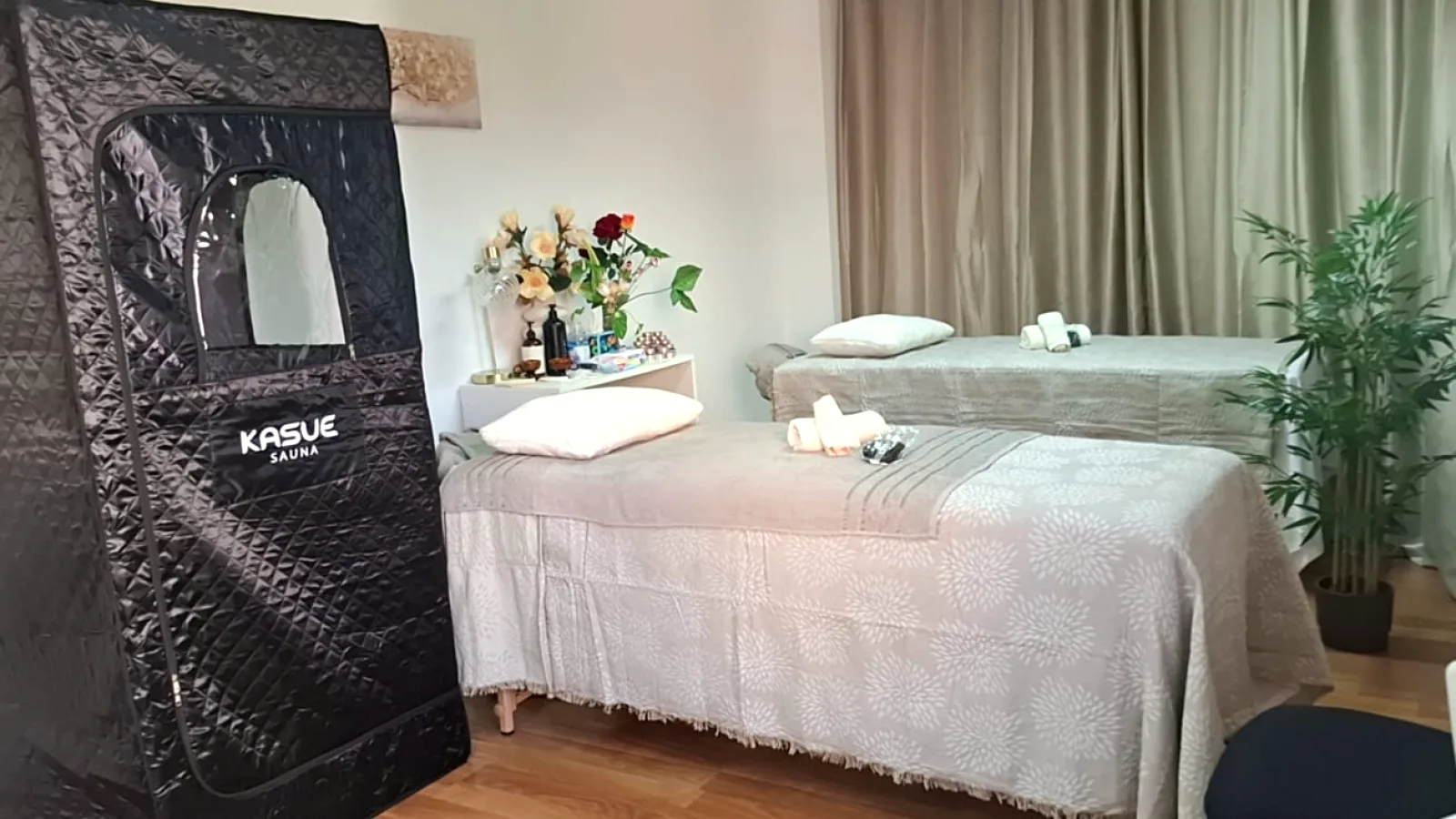 The couple's room at Jocelyn Spa, with two treatment beds and the steam sauna